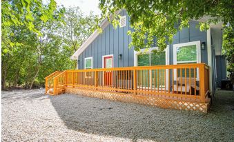 Comfortable 4BR2.5BA Family Home Near Riverwalk