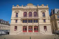 Hôtel le Terminus et son restaurant Côte à Côte - Chambres rénovées Hôtels à proximité de : Parapluies Neyrat