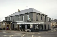 Maddens Bridge Bar & Guesthouse - โฮมสเตย์