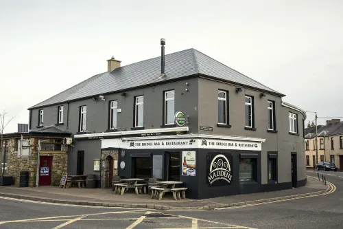 Maddens Bridge Bar & Guesthouse Hôtels à : Rossnowlagh