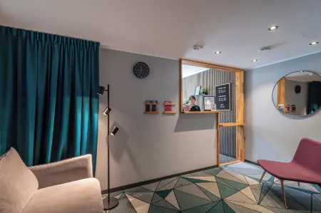 Hotel Fridhem Отели рядом с достопримечательностью «Vesslan skulptur»