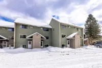 Telemark 5 4 Bedroom Condo by RedAwning