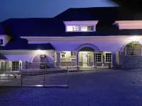 House 919 Suites And Apartments Hotels near Nnamdi Azikiwe International Airport Terminal