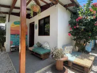 The Cafecito Surf School & Guesthouse Hotels in Carmen