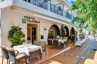 Hostal Talamanca فنادق في كالا ذاور