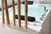 Nirome Luxury Suites - Hot Tub