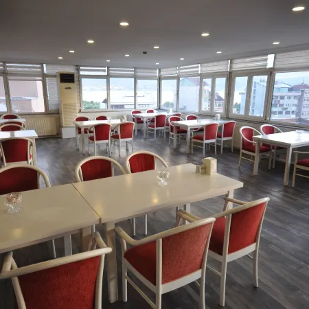 Altinnal Hotel