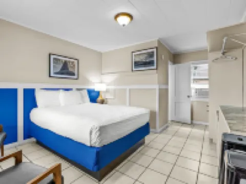 Dolphin Oceanfront Motel - Nags Head Hotels in Dare County