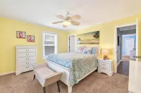 Canal House 2 short blocks to the beach with beach access!