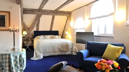 Schlosshotel Betzenstein Отели в г. Гёсвайнштайн