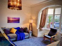 บ้านที่มีฮอททับ 4 ห้องนอนที่น่าสนใจใน Blackpool