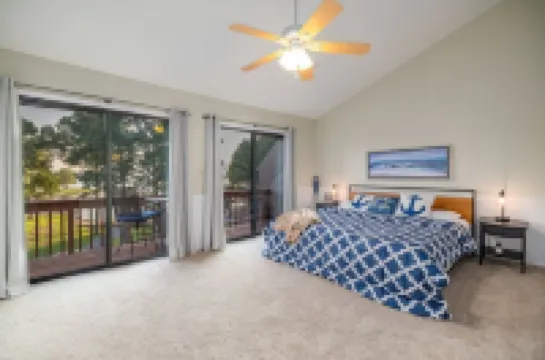 Lake Life is the BEST Life! Formally "Livin The Dream" Hotels in Northampton County