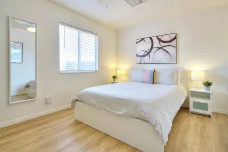 3 Bedroom With Stunning Yard Close to Horseshoe. Отели рядом с достопримечательностью «Dollar Tree»