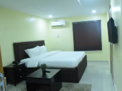 House 2 Guest House Hotels in Mushin