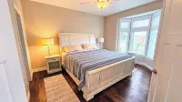 Waterfront luxury retreat in Sandy point - Private dock - Steps from the beach Hotels in der Nähe von Silver Reef Casino