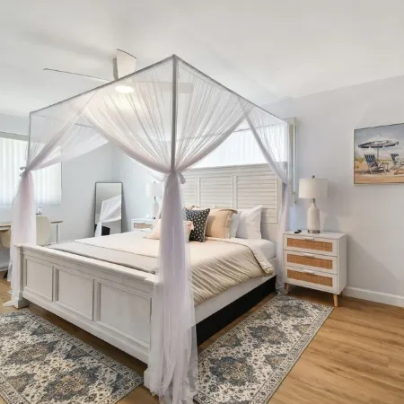 Stunning 3 BR Oasis with Waterfall Grotto by white sands of Clearwater Beach