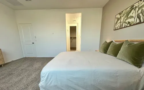 Pristine 3 bedroom w/office in central Casa Grande close to shopping and more!