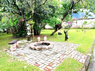 Piscina Com ofurô/Churrasqueira/Sinuca e Ping Pong