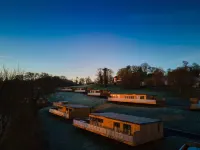 The Mole Resort - Lodges Hotels in Chittlehamholt