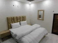 Kings Hotel Hoteller i Johar Town