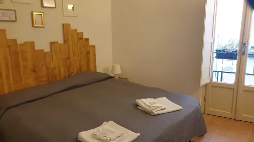 非常中心的公寓，距離大教堂和劇院幾步之遙，帶陽台