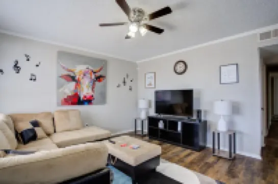 La Palma Lodge Near Texas Tech and Top Restaurants