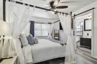 Tropical Oasis in the Heart of Tampa - Perfect for Families or Couples