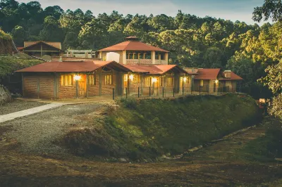 Los Pirineos Hotel di 