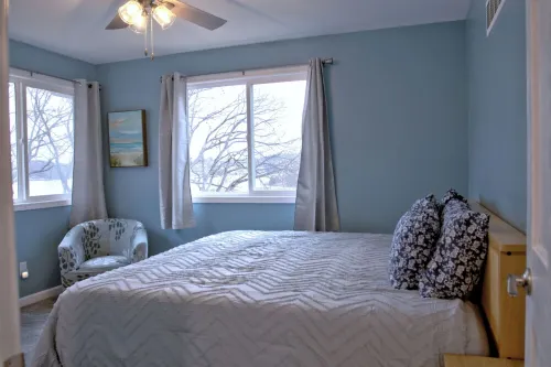 Relaxing 4 Bed-4 Bath w/ 3 King Beds, Sleeps 10, Private Dock & Slip Available!