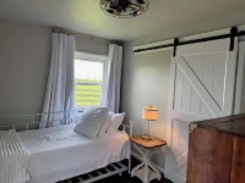 3 bedroom cottage on horse farm close to Kentucky Horse Park, Keeneland, the Ark