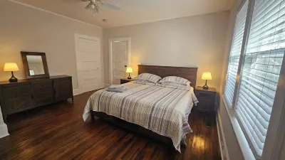 Cozy Historic Home Just 2 Miles from USC, Downtown and 6 Miles from Ft. Jackson Hotels near Dutch Square Center