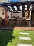 Shangri La Casas e Studios Hotels near Red