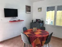 Near Soulac/mer 50M² air-conditioned chalet with private heated indoor pool