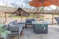 Coyote Creek Ranch + Pool House Near Murphy’s