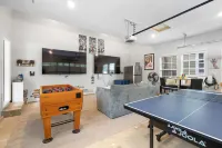 Dog-Friendly lakehouse with gameroom & patio. Golf Cart included for summer 2025