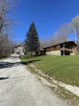 SPRING IN THE GREEN MOUNTAINS/PET FRIENDLY-WOOF