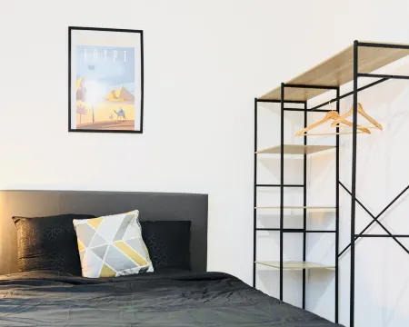 Bella Luna III: Elegant and bright Apartment-Balcony-Free parking-Massage Отели в г. Труа