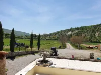 Gîte in a quiet equestrian estate in the heart of the Luberon