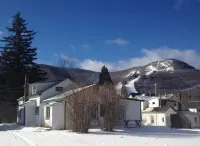 Cozy 2 Bedroom Apt - Walk To Hunter Mountain In The Catskills Hotel a Hunter
