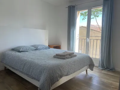 Bright & Cosy 2-Bed Apartment