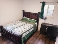 Charming Retreat, 30 min to Det & AA, Bonfire Pit Hotels in Westland