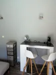 Charming independent studio in Martigues town center, swimming pool, spa
