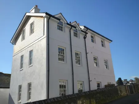 A modern and cosy apartment just yards from Brixham’s bustling harbourside