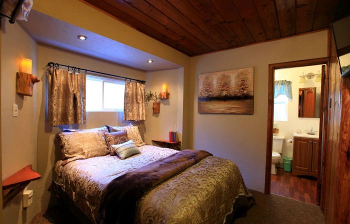 Sleepy Hollow Cabins & Hotel