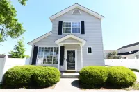 Beautiful Villa in Myrtle Beach within 4 min walk to the beach