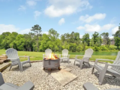 Tranquil Cove on Norris Lake w/ Kayaks