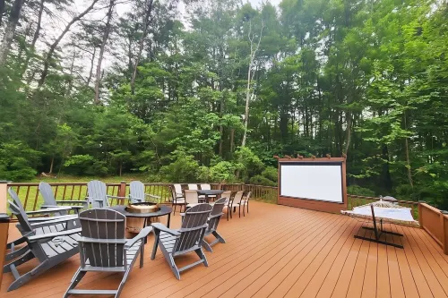 Hogwarts Hideaway -XL Outdoor Deck/Scenic Hot Tub/Movie Theater in Private Woods