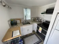 Zenful Avo-Cottage w/hot tub — 5 min from the beach & hiking!