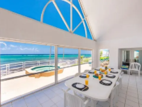 So Serene Oceanfront Villa, Rum Point, Private Beach, Hot Tub, Kayak, Snorkeling Hotels in North Side