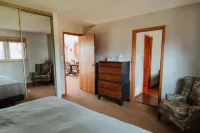 Welcome to On the Rocks (Big Rock)Hot tub Hotel a Crystal Springs